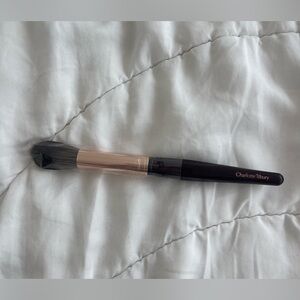 Charlotte Tilbury powder & sculpt brush